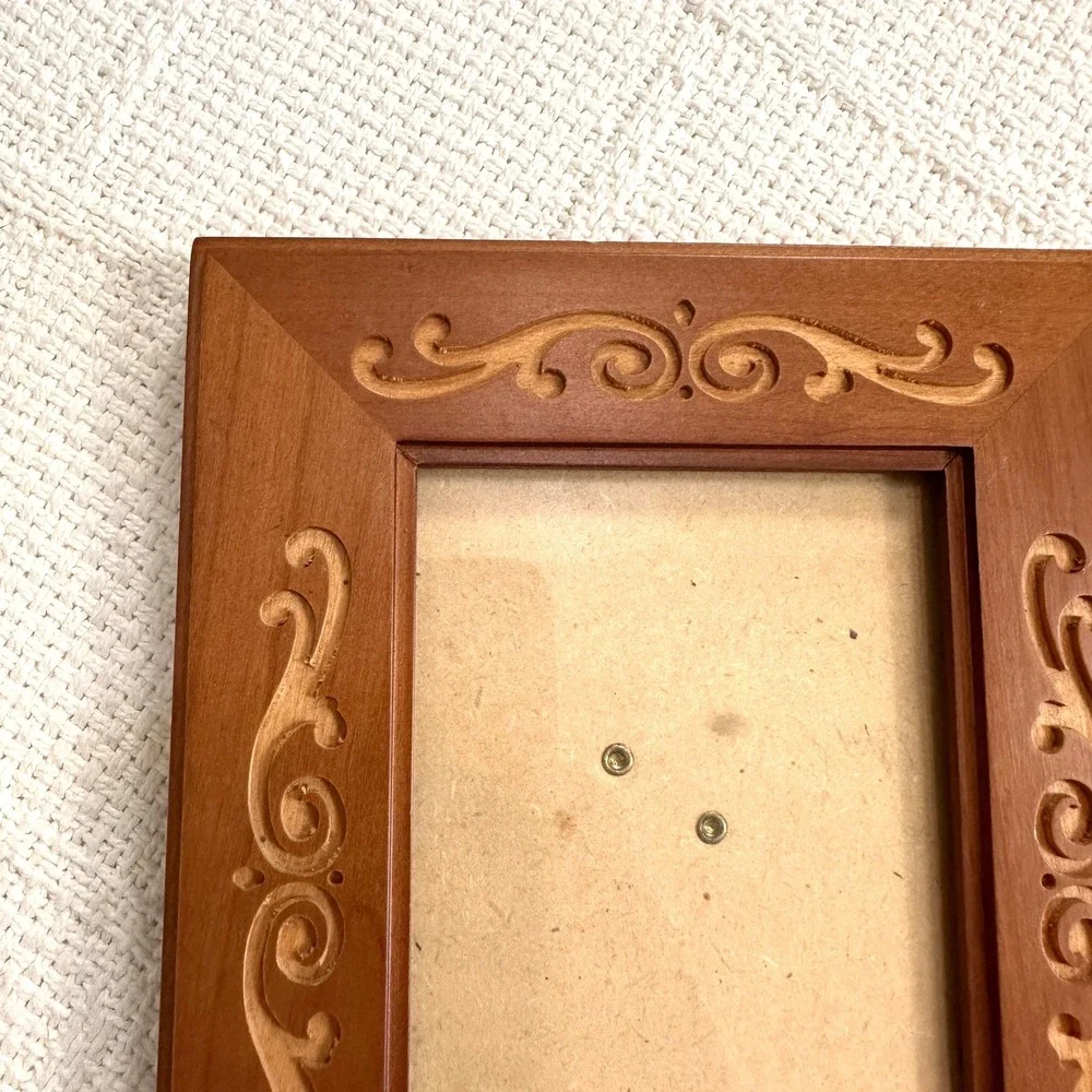 Walnut Carved Wood Scroll Photo Frame Philip Whitney Bryce 3x5 VTG Style Decor